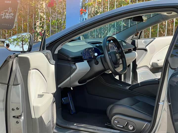 Фото 7 - Zeekr 007