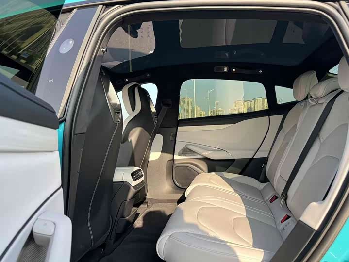 Фото 4 - Xiaomi SU7