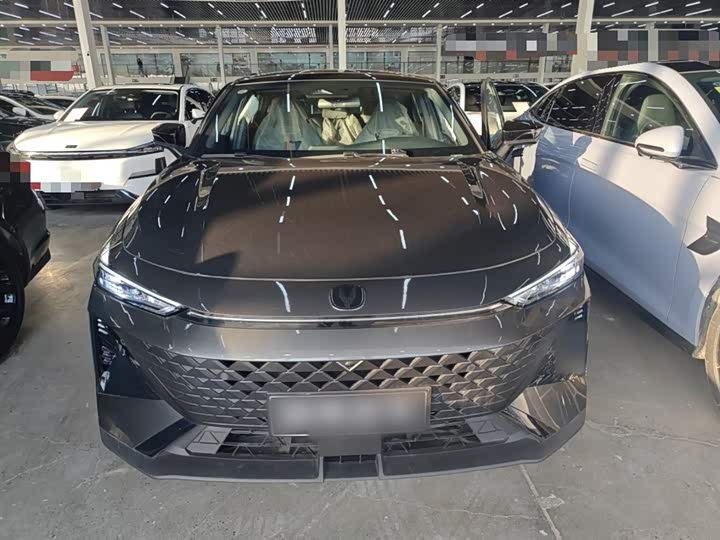 Фото 3 - Changan UNI-V