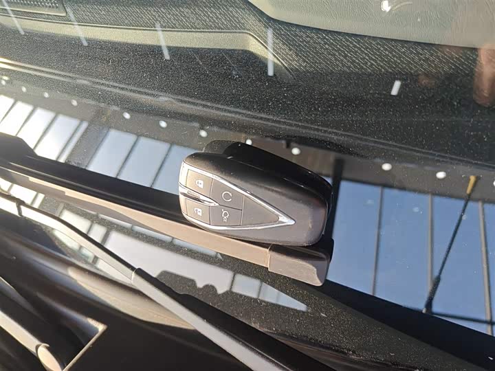 Фото 9 - Changan UNI-V