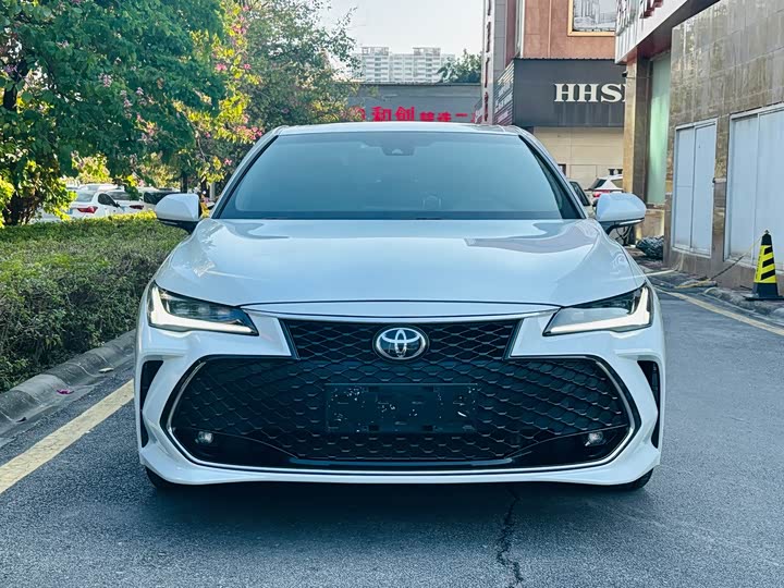 Фото 2 - Toyota Avalon