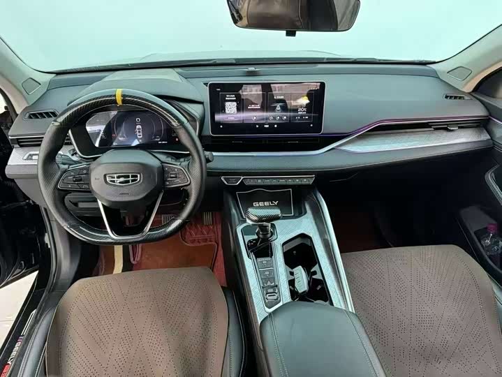 Фото 6 - Geely Preface