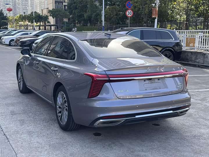 Фото 4 - Hongqi H5