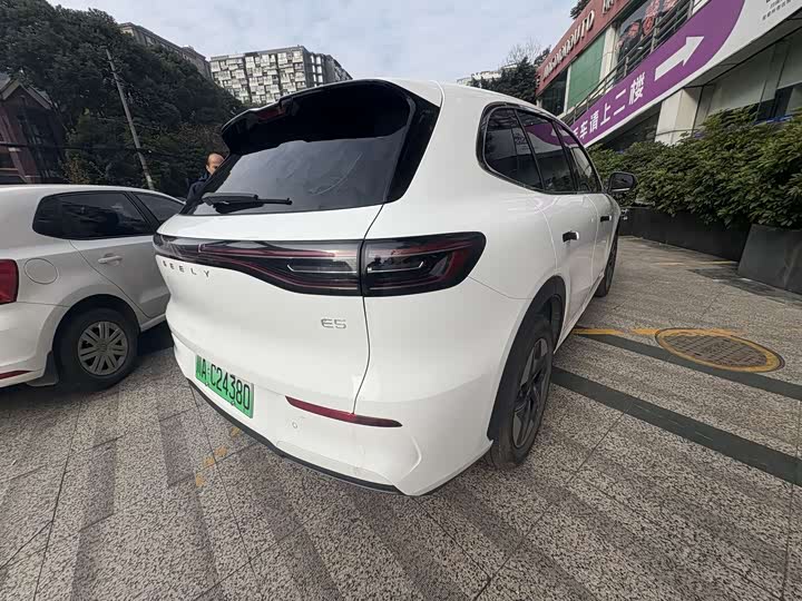 Фото 8 - Geely Galaxy E5