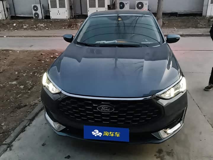 Фото 2 - Ford Escort