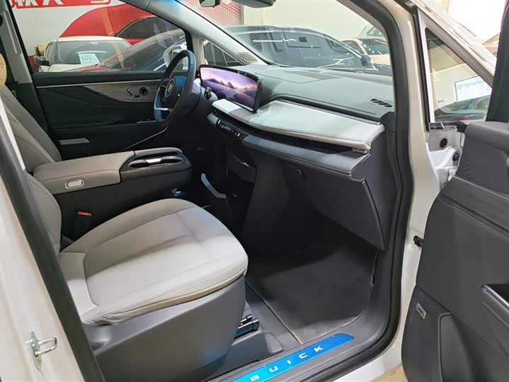 Фото 8 - Buick GL8 ES