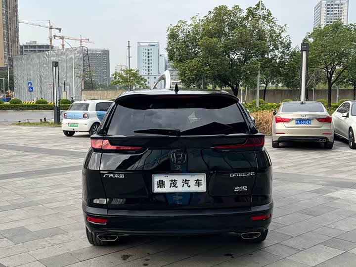 Фото 4 - Honda Breeze