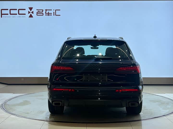 Фото 6 - Audi Q7