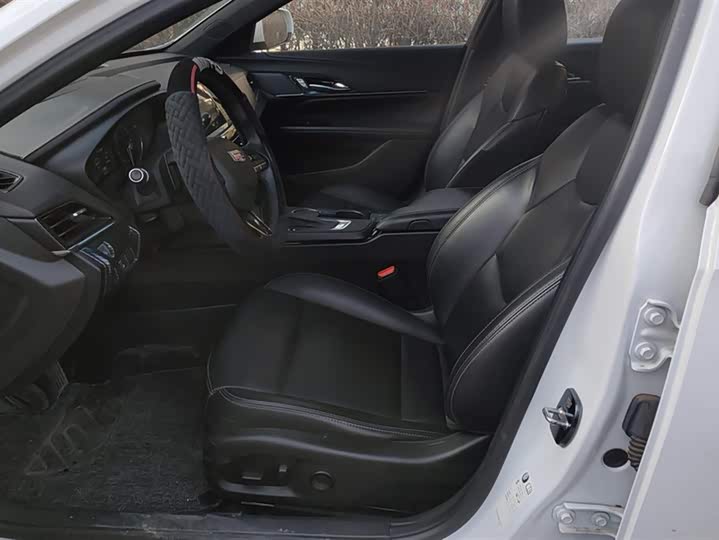 Фото 9 - Cadillac CT4