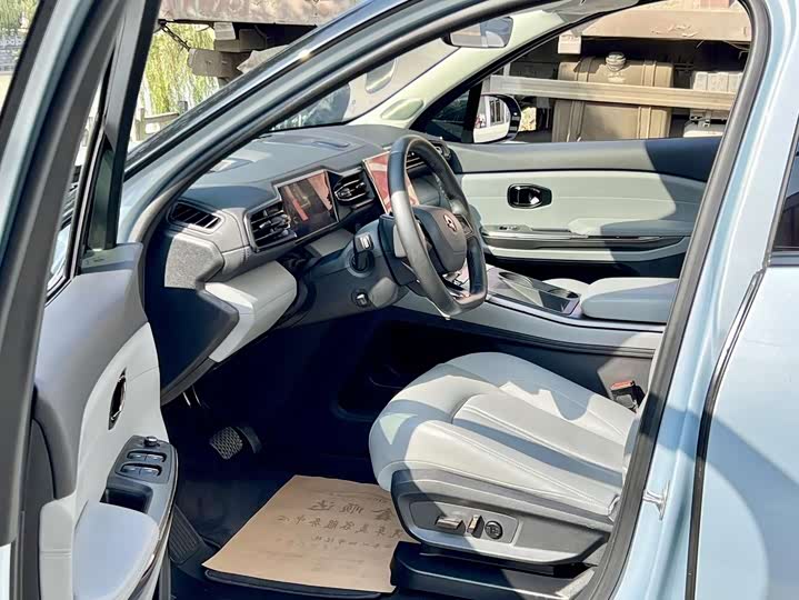 Фото 8 - Nio ES6