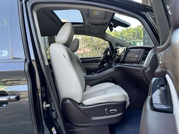 Фото 8 - GAC Trumpchi M8