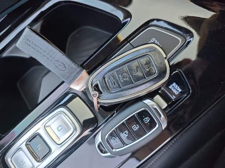 Фото 9 - Hyundai Custo