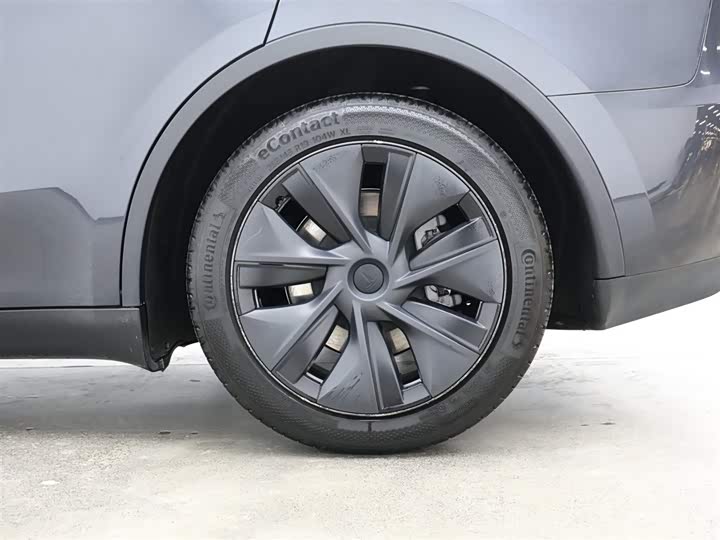 Фото 9 - Tesla Model Y