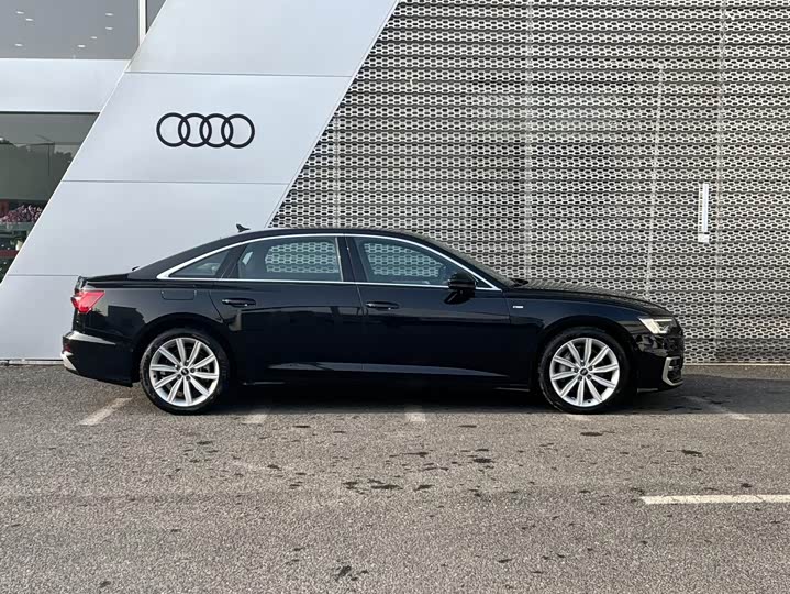 Фото 3 - Audi A6L