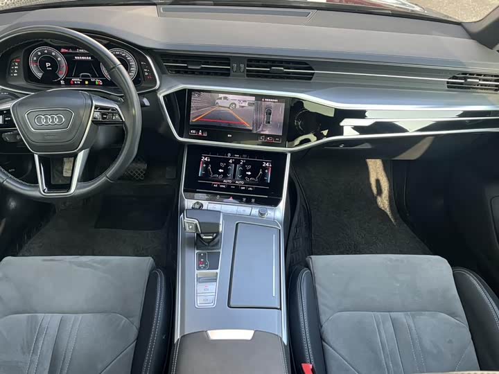 Фото 8 - Audi A6L