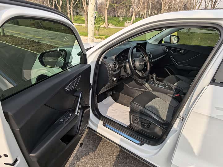 Фото 6 - Audi Q2L