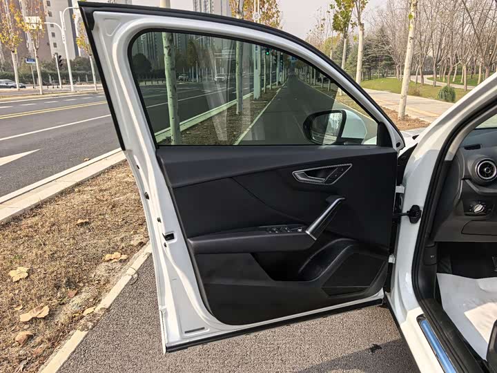 Фото 7 - Audi Q2L