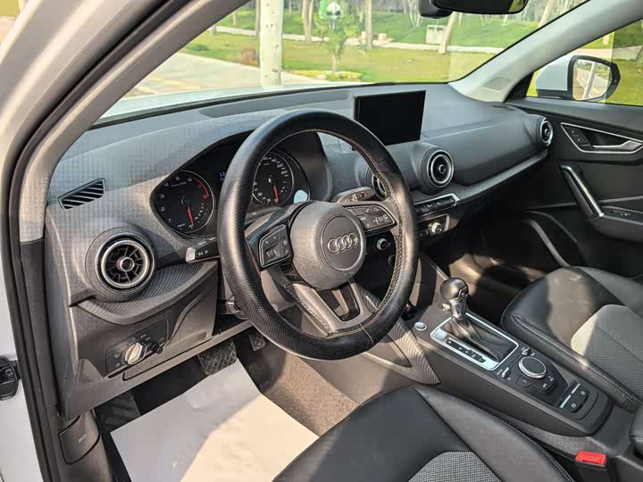 Фото 8 - Audi Q2L