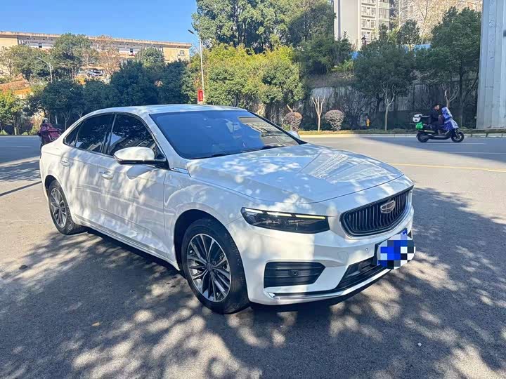 Фото 1 - Geely Preface