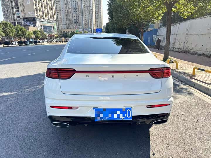 Фото 8 - Geely Preface