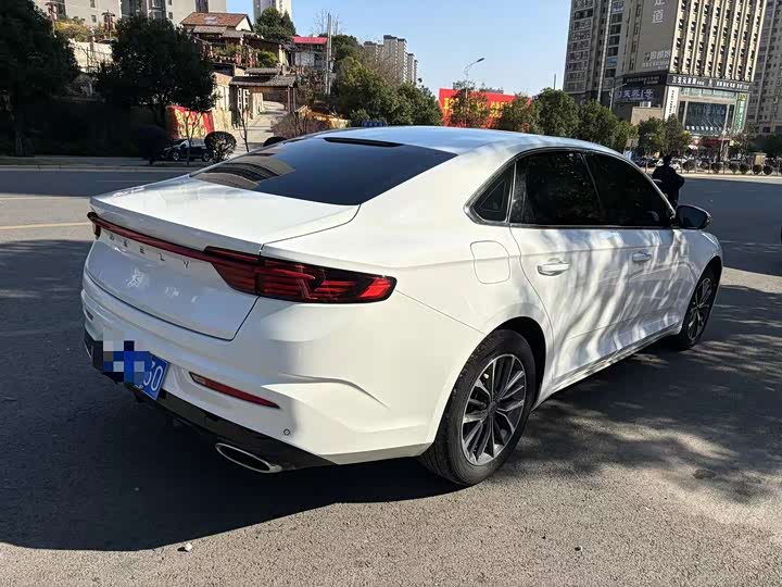 Фото 9 - Geely Preface