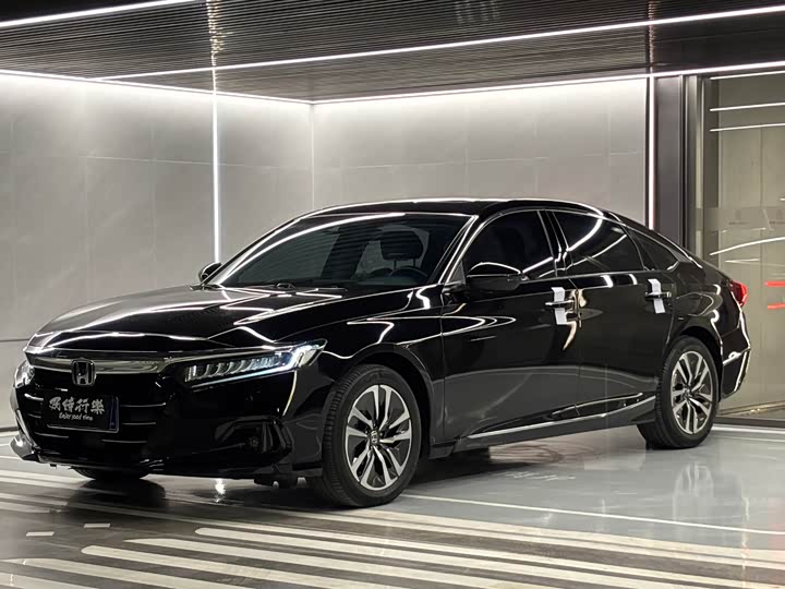 Фото 1 - Honda Accord