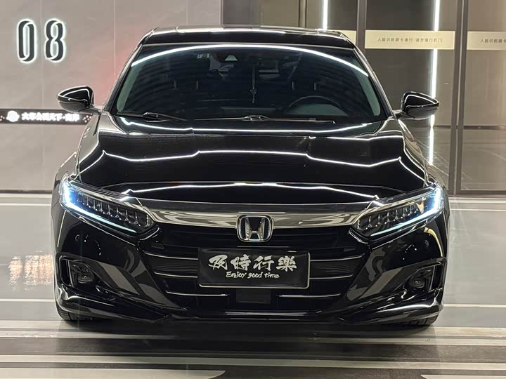 Фото 2 - Honda Accord