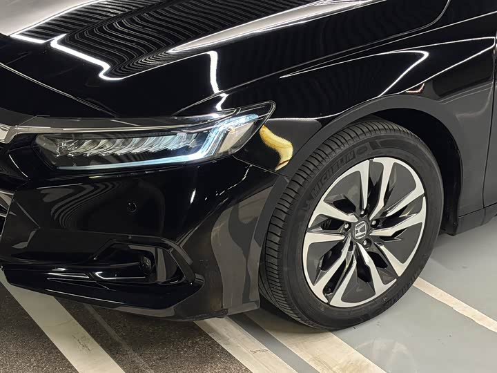 Фото 4 - Honda Accord