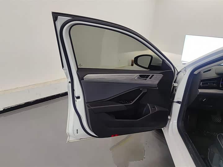 Фото 7 - Volkswagen Sagitar L