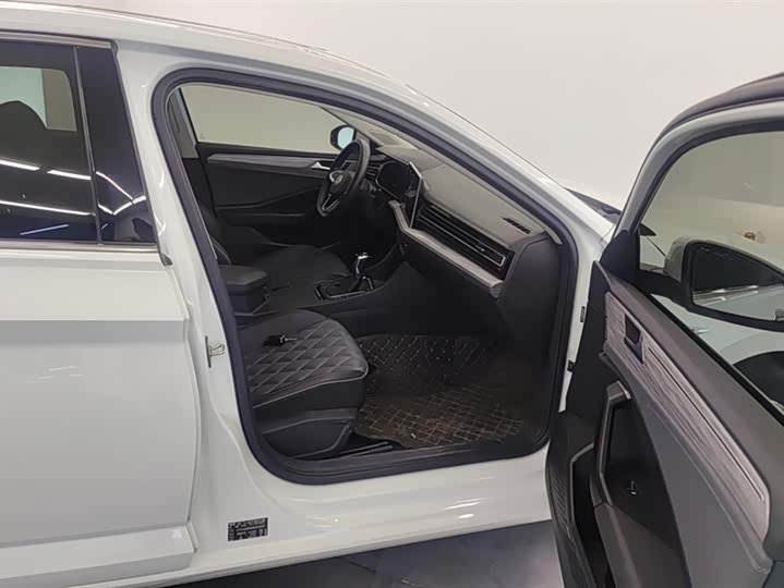 Фото 8 - Volkswagen Sagitar L