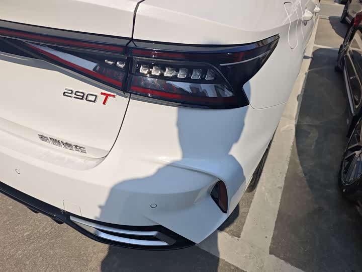 Фото 7 - Chery Arrizo 8