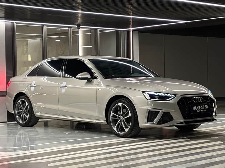 Фото 3 - Audi A4L