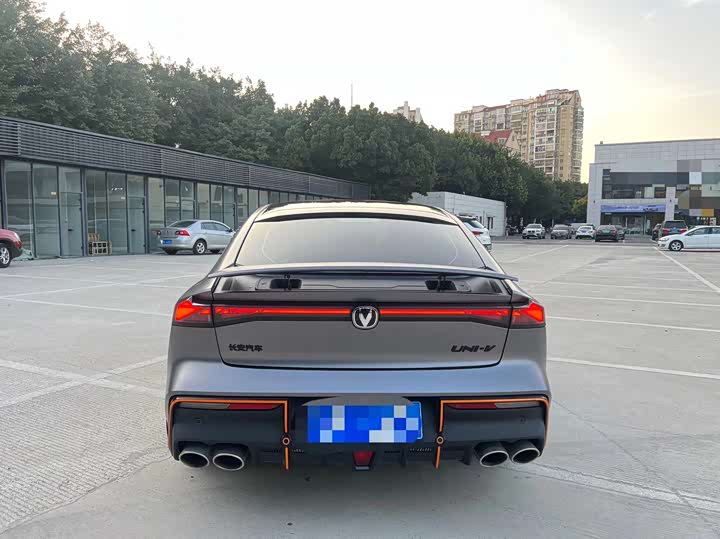 Фото 4 - Changan UNI-V