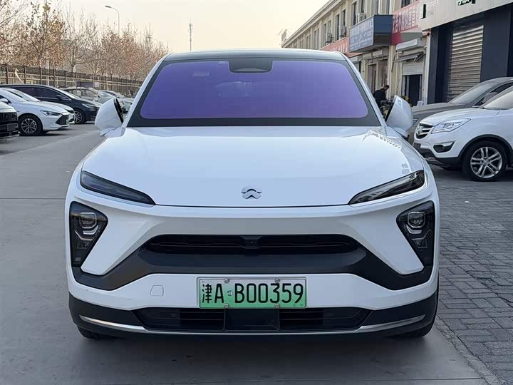 Фото 2 - Nio EC6