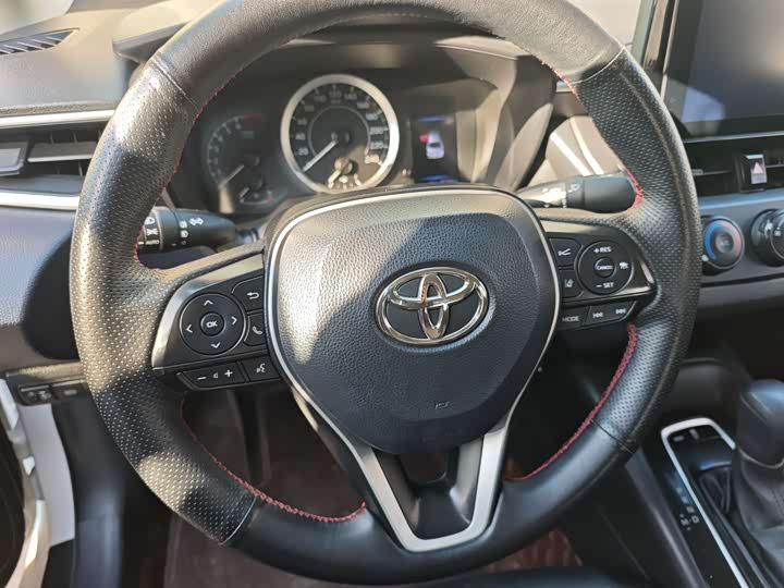 Фото 5 - Toyota Corolla