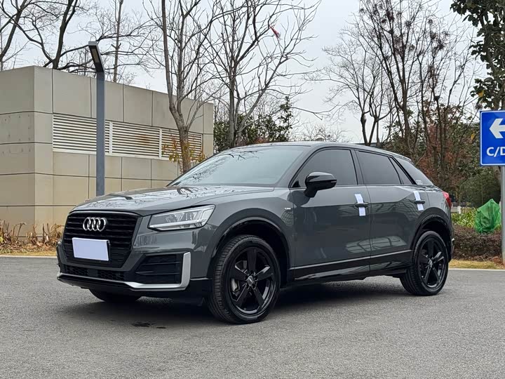 Фото 1 - Audi Q2L
