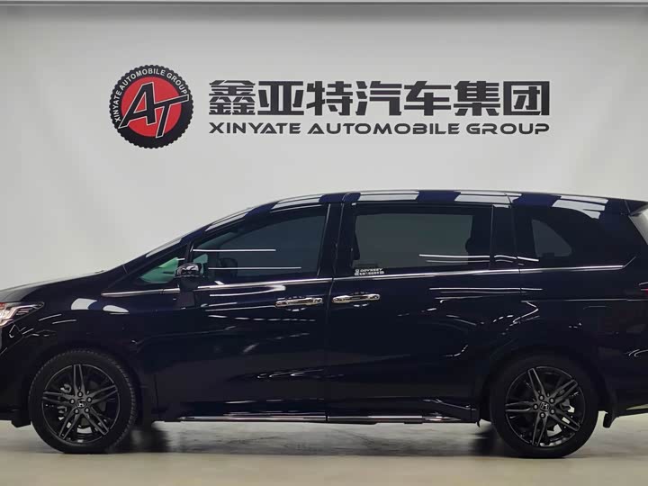 Фото 2 - Honda Odyssey