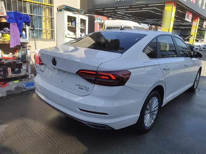 Фото 7 - Volkswagen Lavida