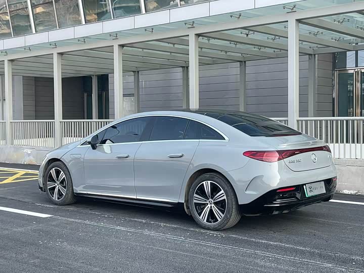 Фото 9 - Mercedes-Benz EQE