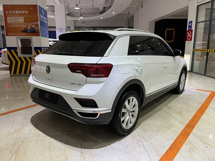 Фото 4 - Volkswagen T-Roc