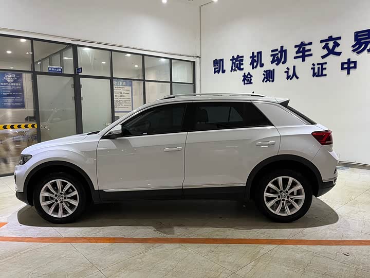 Фото 7 - Volkswagen T-Roc