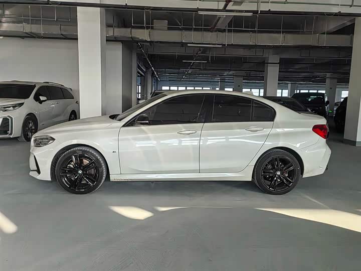 Фото 3 - BMW 1 Series