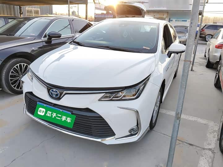 Фото 1 - Toyota Corolla