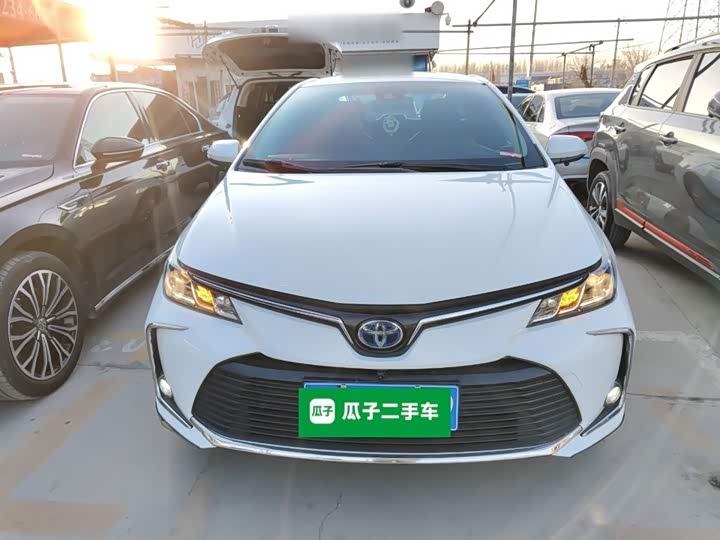 Фото 3 - Toyota Corolla