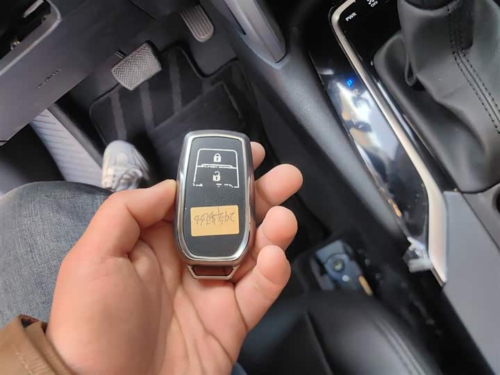 Фото 9 - Toyota Corolla Cross