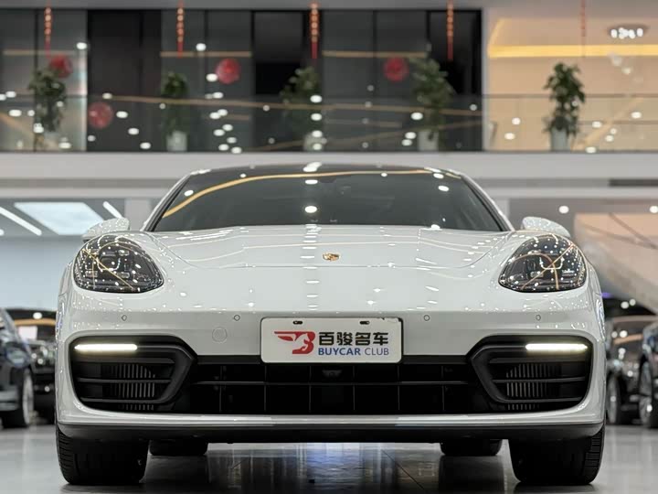 Фото 3 - Porsche Panamera