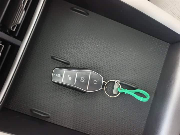 Фото 9 - BYD Yuan Up