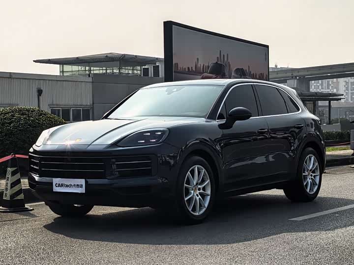 Фото 1 - Porsche Cayenne
