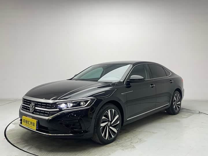 Фото 1 - Volkswagen Passat