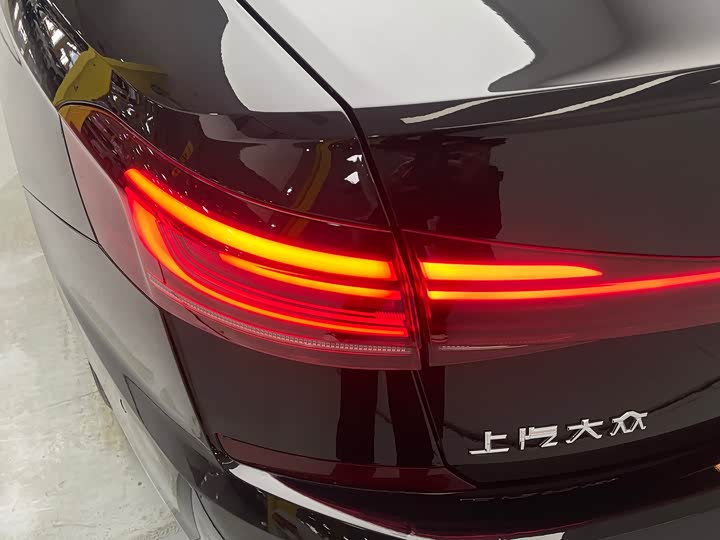 Фото 7 - Volkswagen Passat